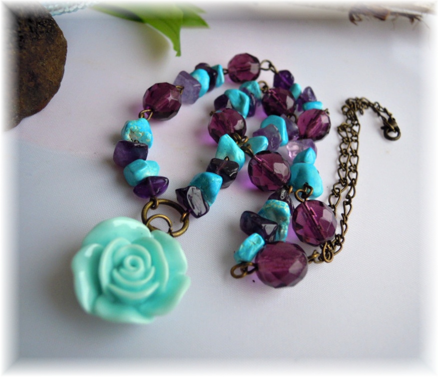 Náhrdelník z ametystu a tyrkysu