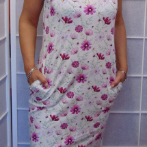 Šaty s kapsami - fialové kytičky, velikost M (bavlna)