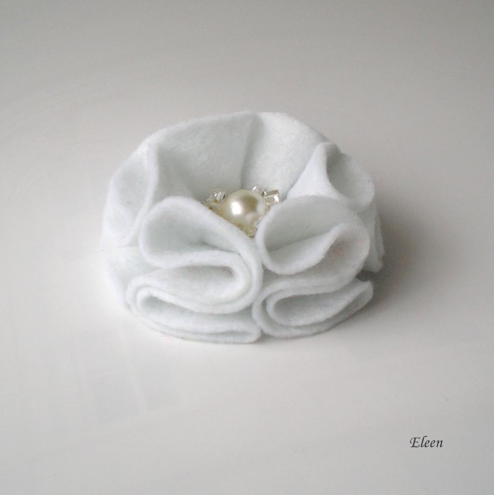 Brož, v ranní rose