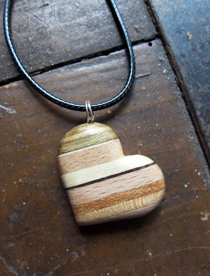 Dřevěné srdíčko - přívěsek