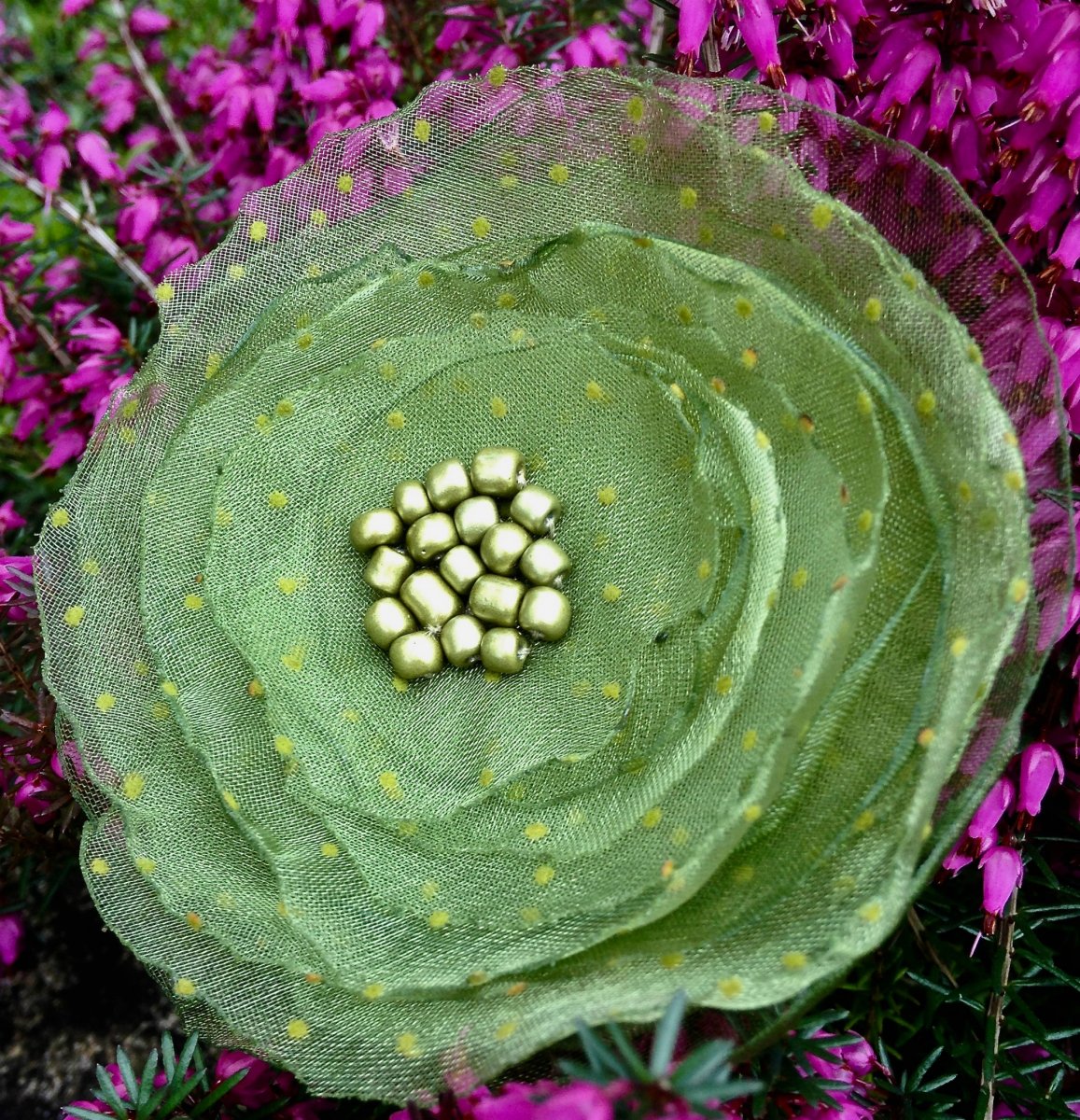 Brož Zelená puntíkatá