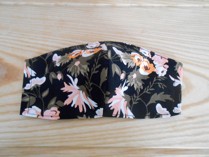 Rouška černá s kvítky (72/20)