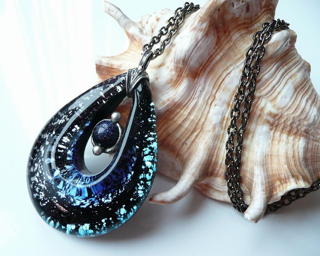 Hluboký vesmír.. ( sklo + avanturin)