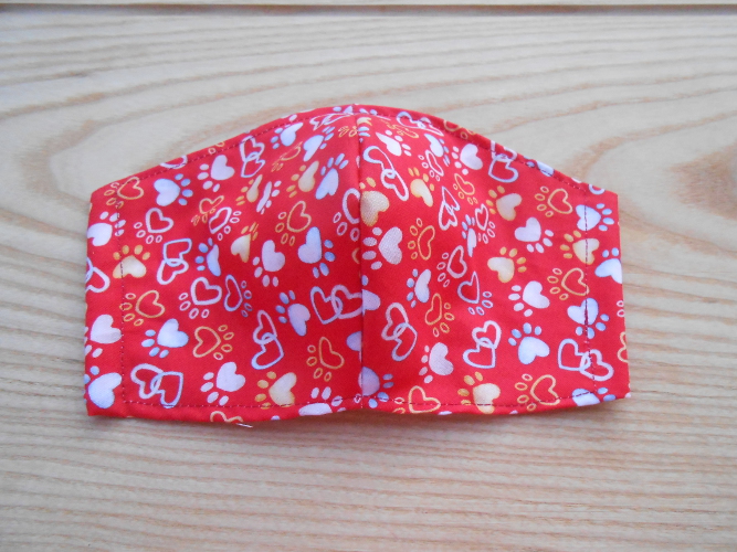 Rouška psí tlapky a srdíčka (431/20)