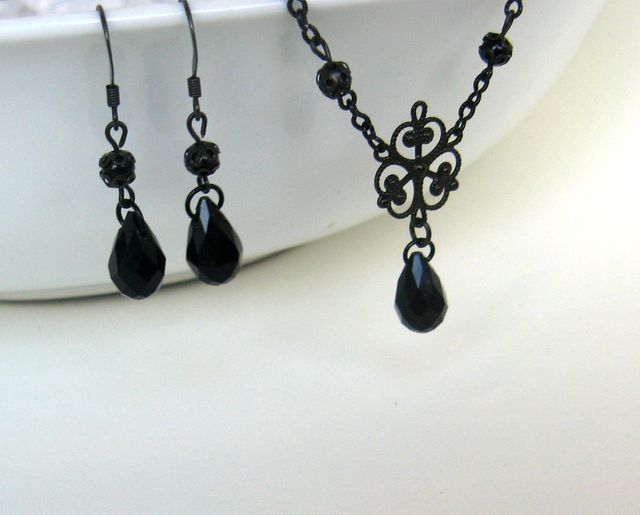 Jemná gotická souprava