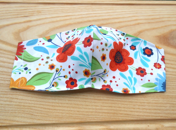 Rouška bílá s kytičkami (97/20)