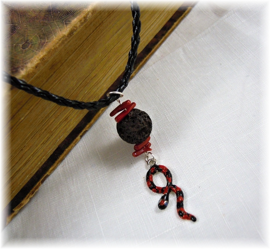 Náhrdelník s lávou a korálem