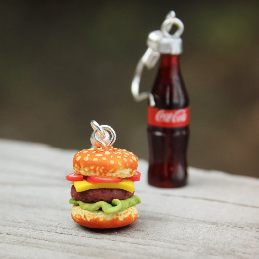 Hamburger a Coca-cola, vtipné náušnice