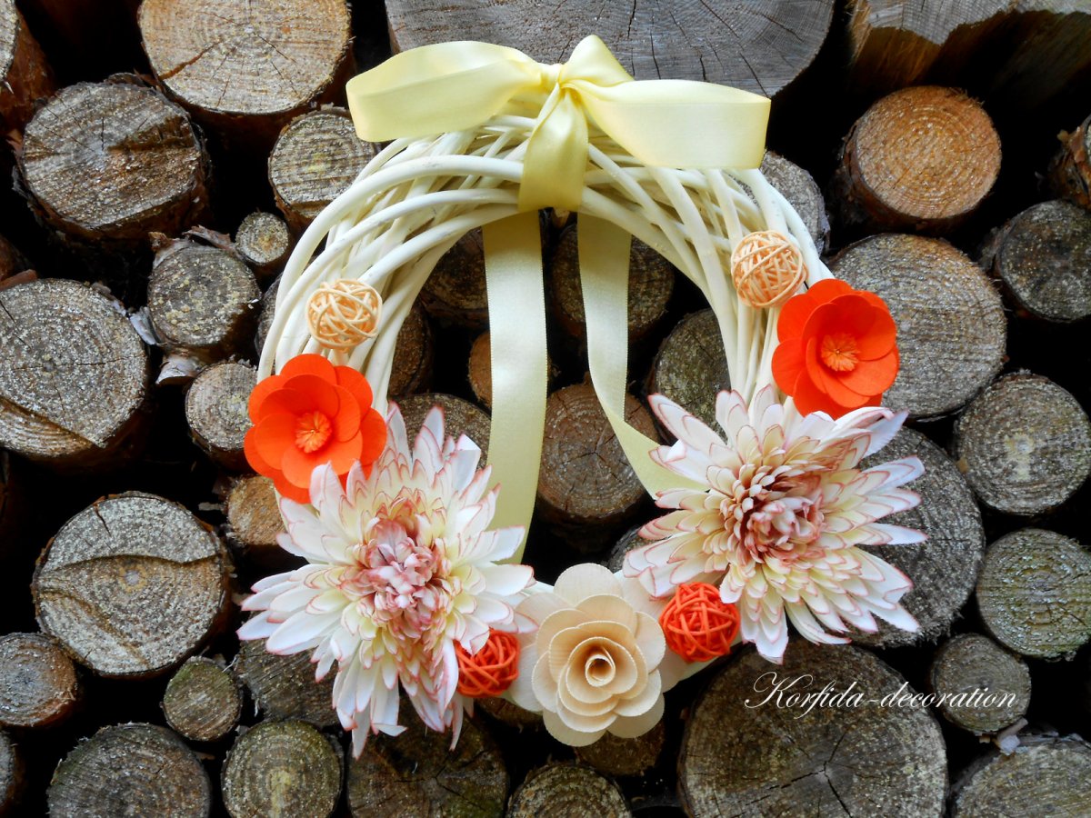 Věnec žlutý s kytičkami 593/15