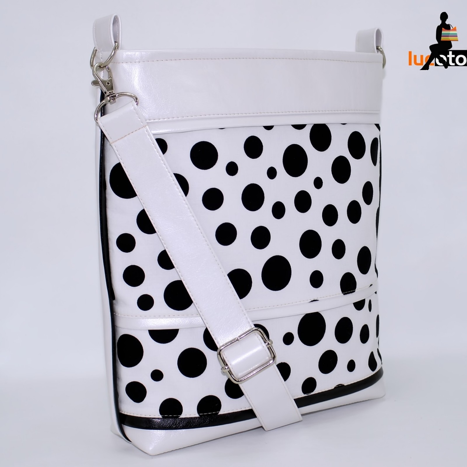 Sandra Dalmatin white