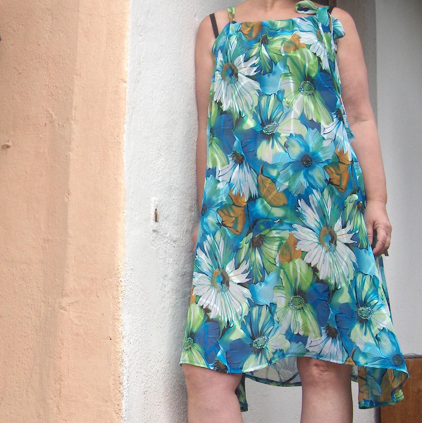 Letní lehounké šatičky..........