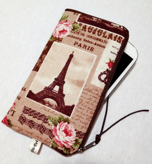 HUDEBNÍ PAŘÍŽ - obal na mobil o velikosti 143x70.6x7.7 