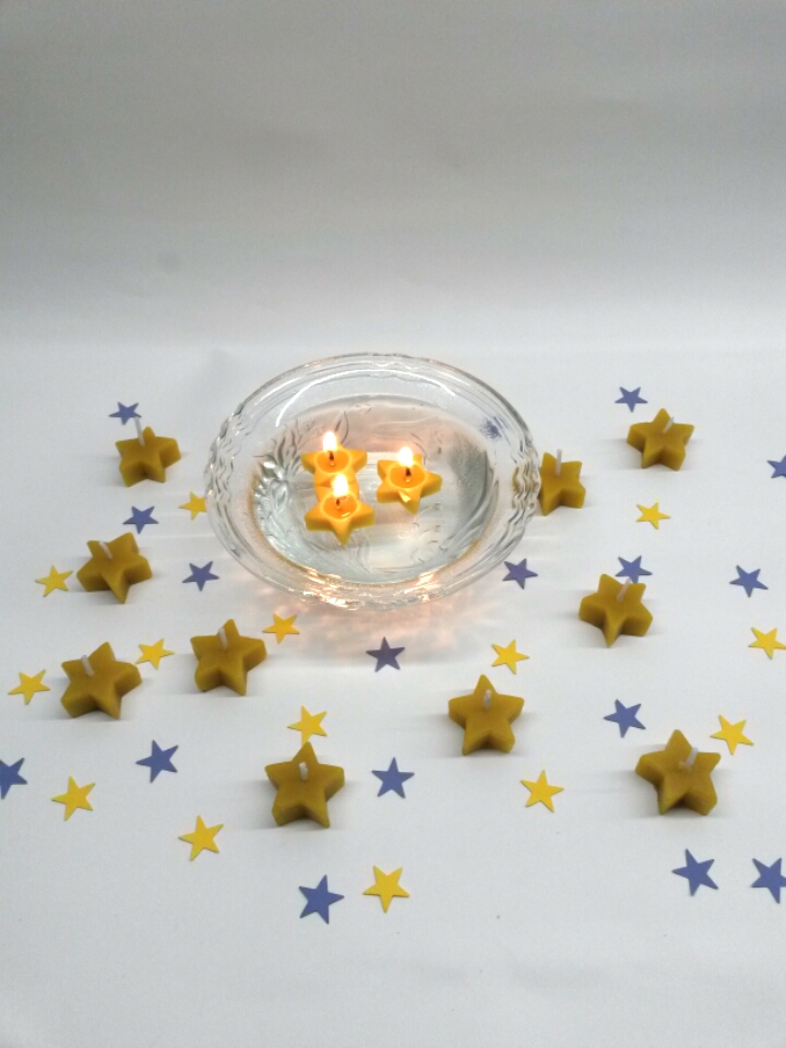 Hvězdička plave vodou :-) 100 % včelí vosk