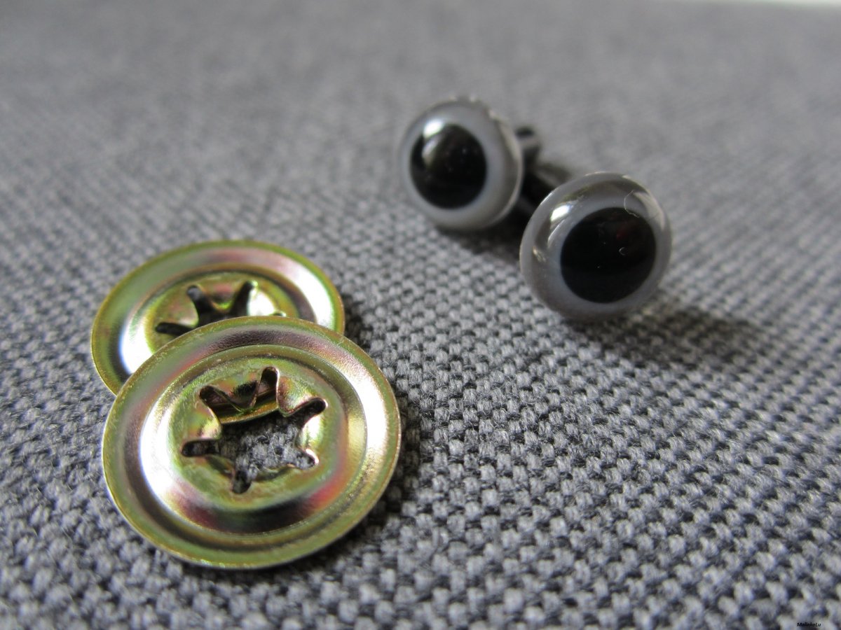 Bezpečnostní oči, šedá barva, 9mm 