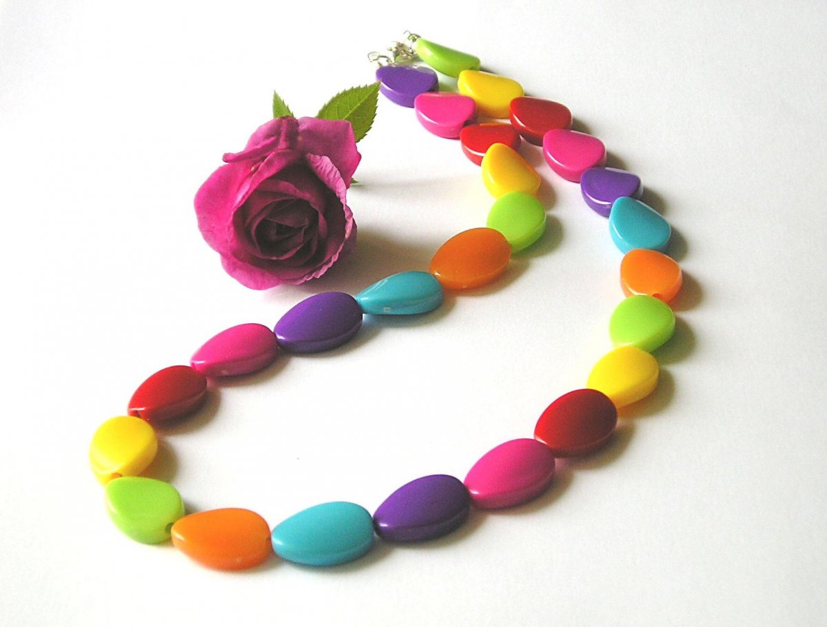 Náhrdelník barvy barvičky :-) + dárek