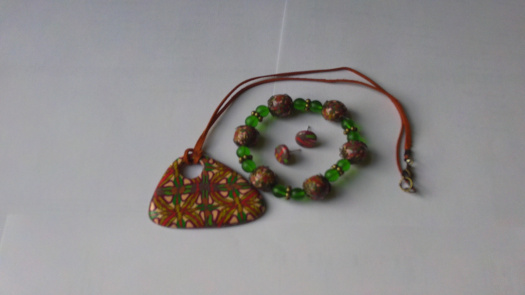 Sada náhrdelník,náramek a náušnice z polymerové hmoty
