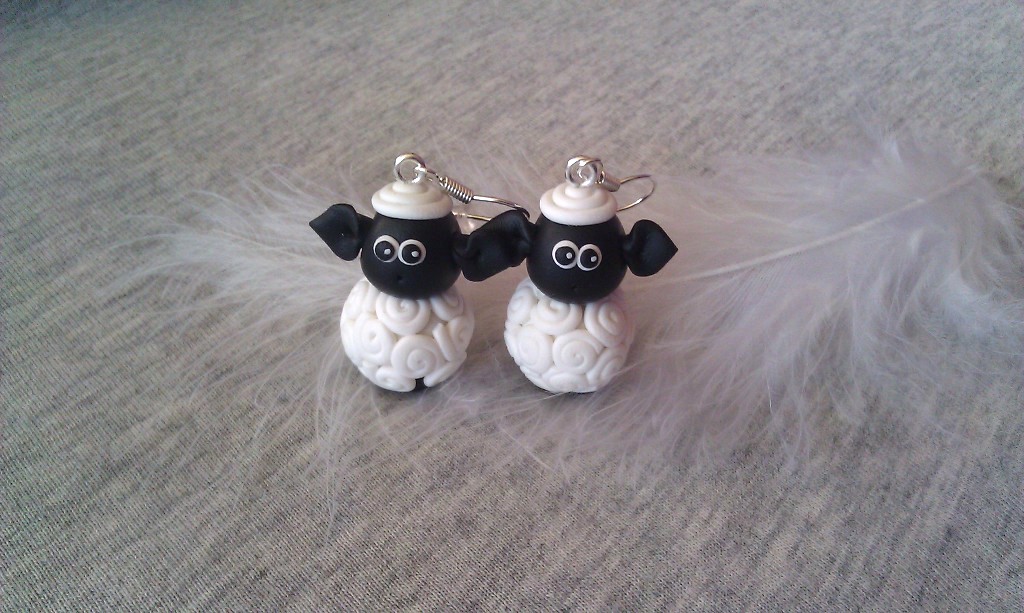 Ovečka ušatá černobílá