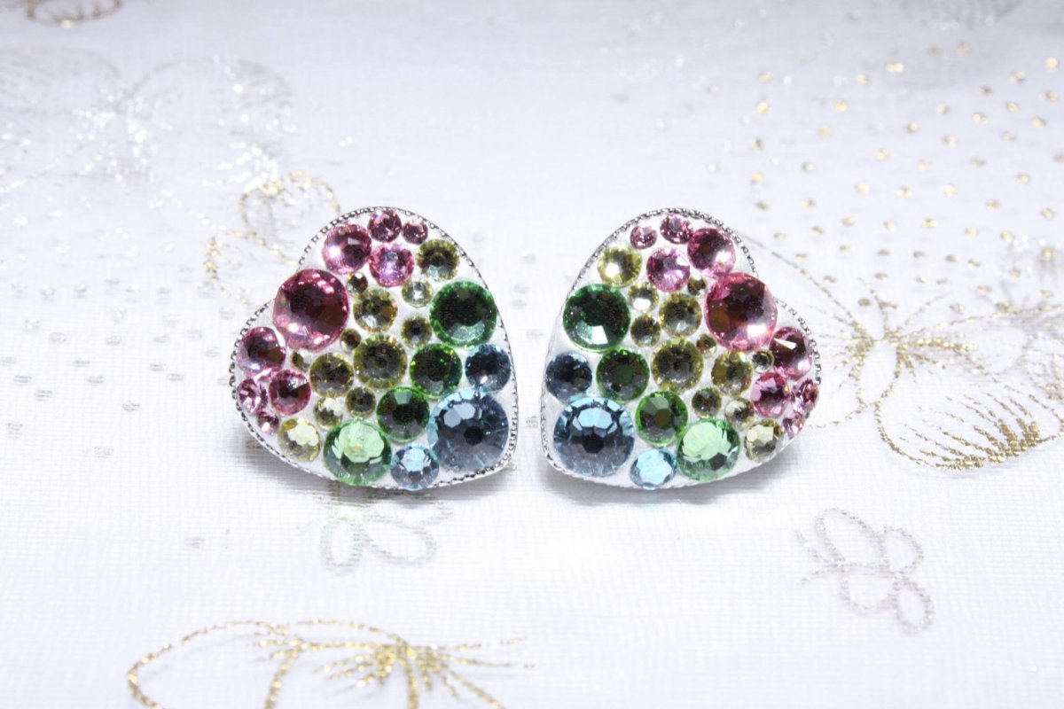 Malá barevná srdce 