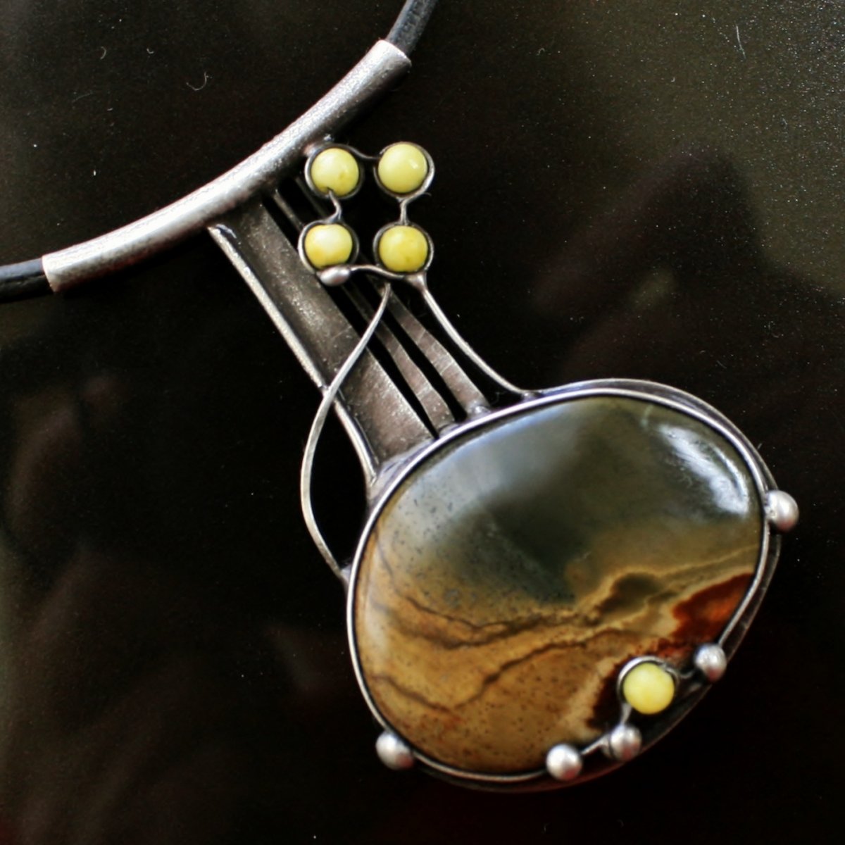 Tajemná krajina (jaspis pestrý)