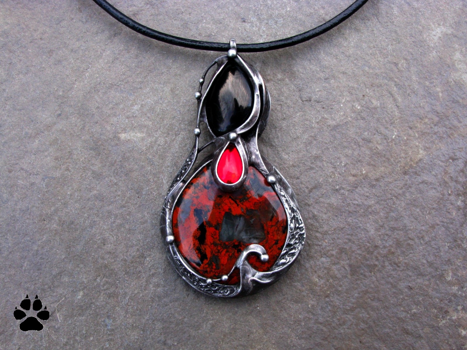 Upíří talisman - gagát, jaspis, sklo