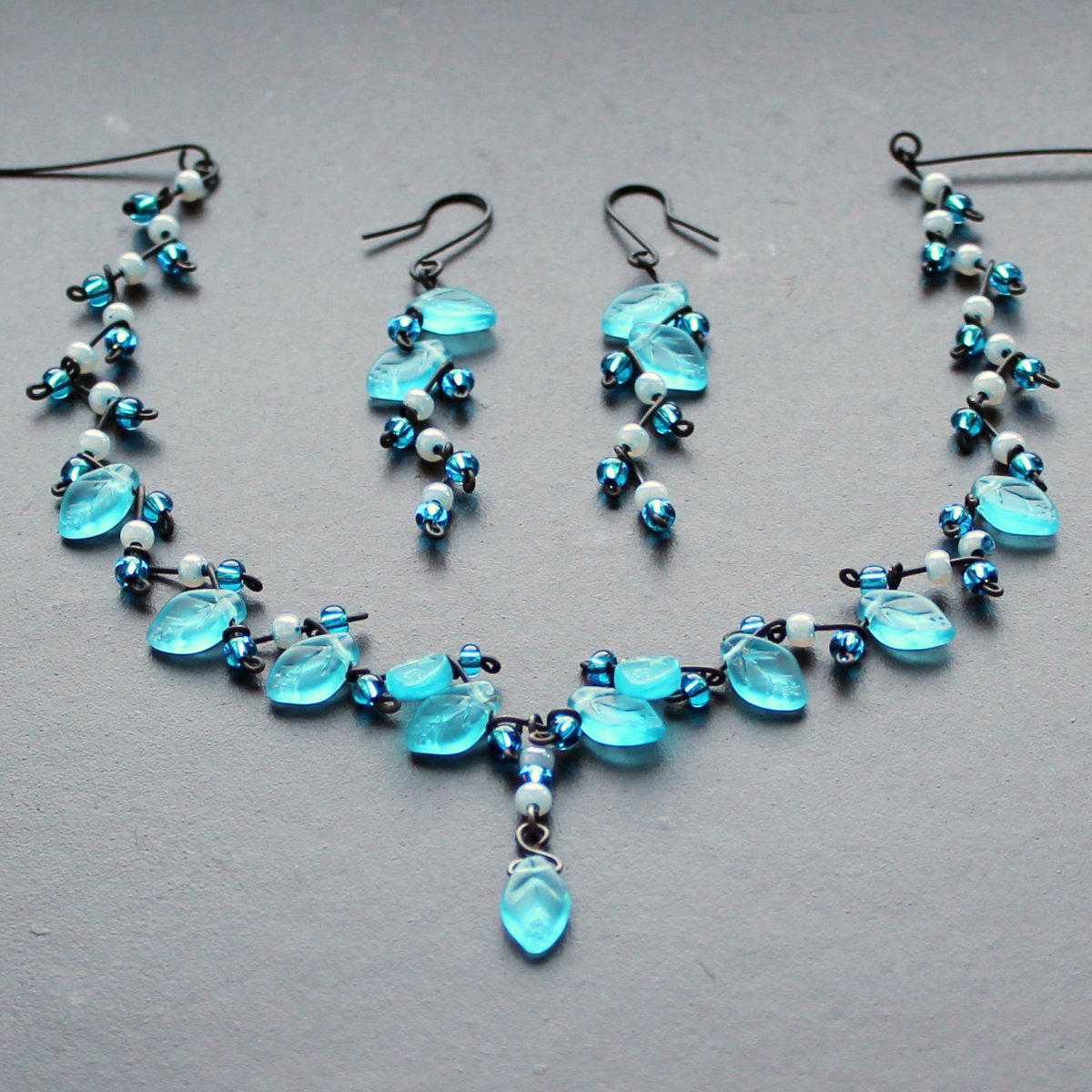 Bleděmodrá větvička