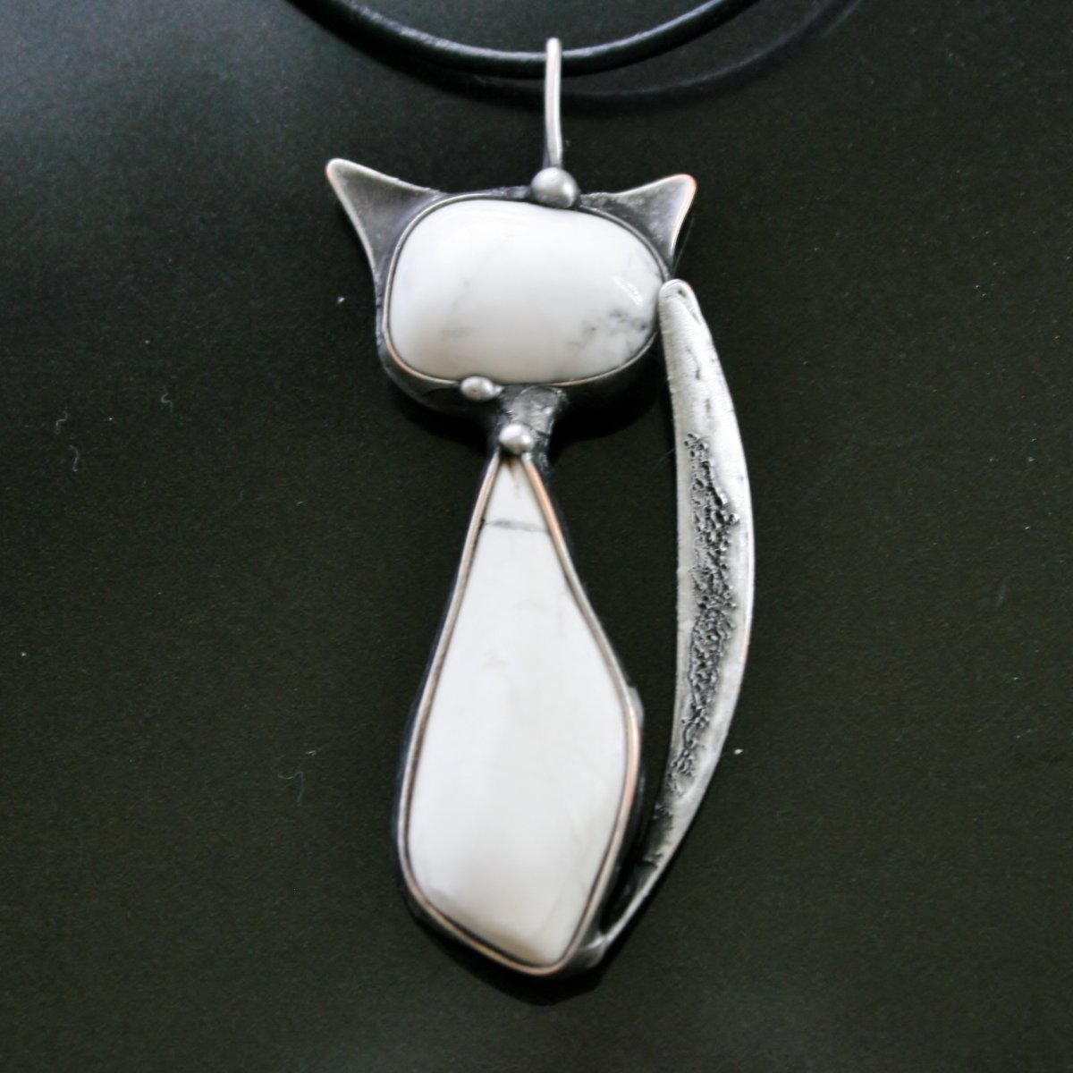 Kočičí elegance - magnezit