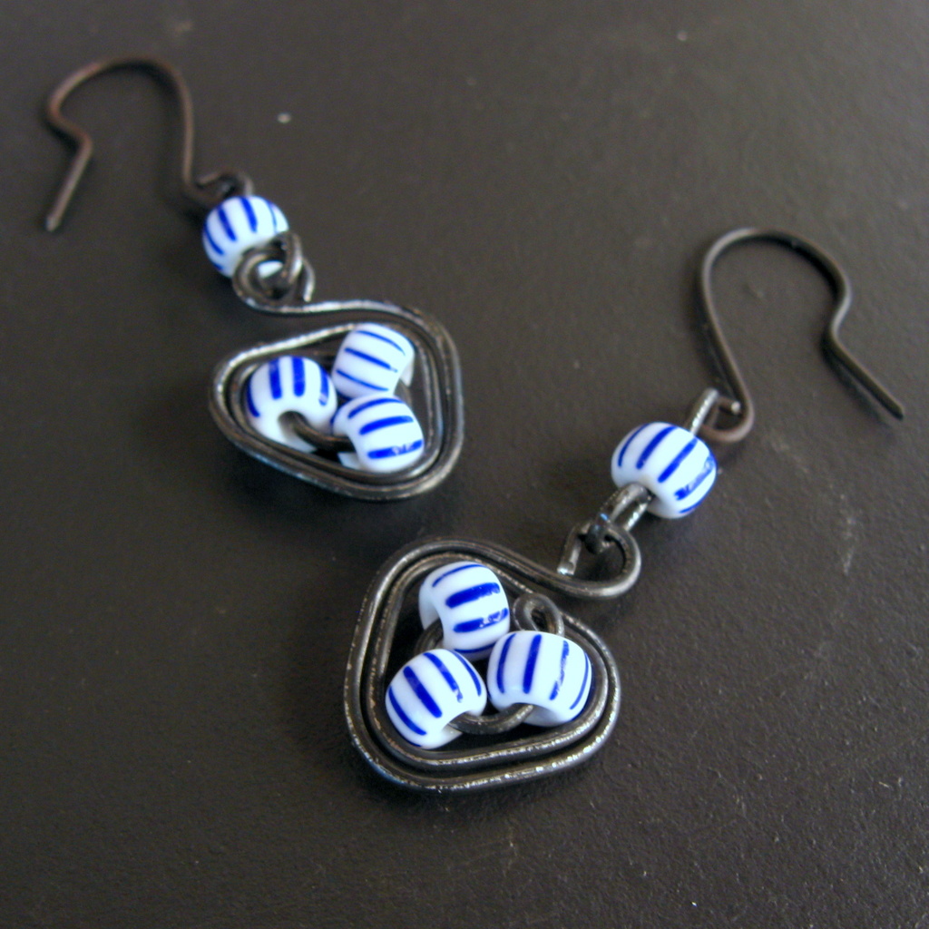 Náušnice proužkovaná modrá zebra