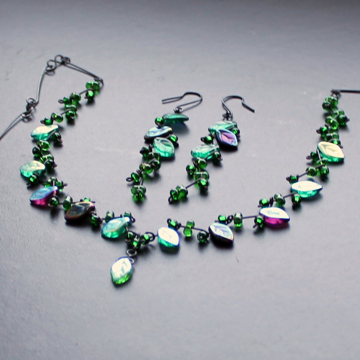 Zelená větvička s lístečky