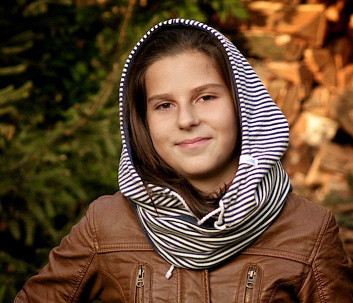 Šálák - oboustranný nákrčník s kapucou