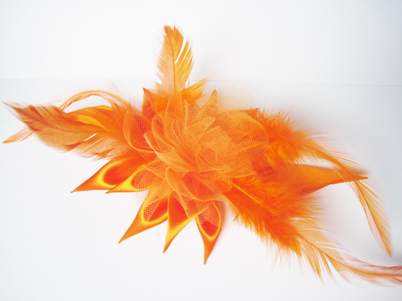 Oranžová spona/fascinátor