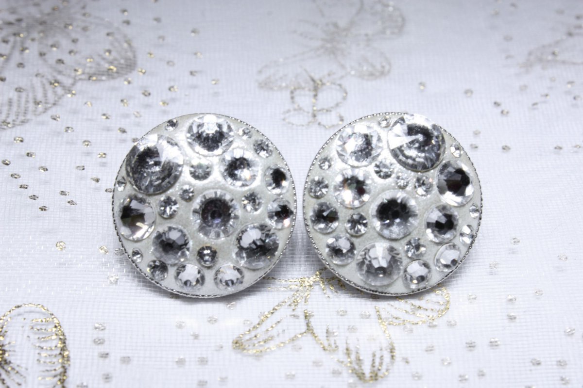 Velké bílé náušnice