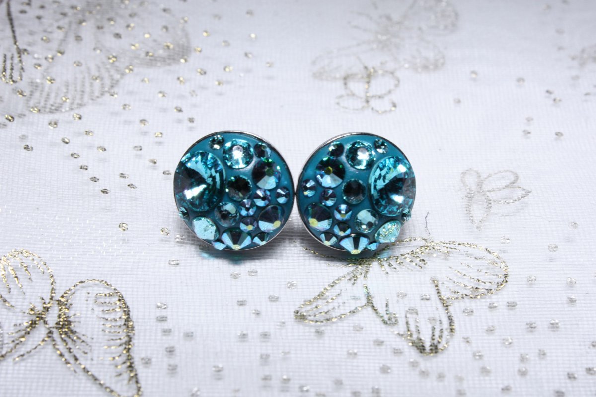Malé tmavě tyrkysové náušnice
