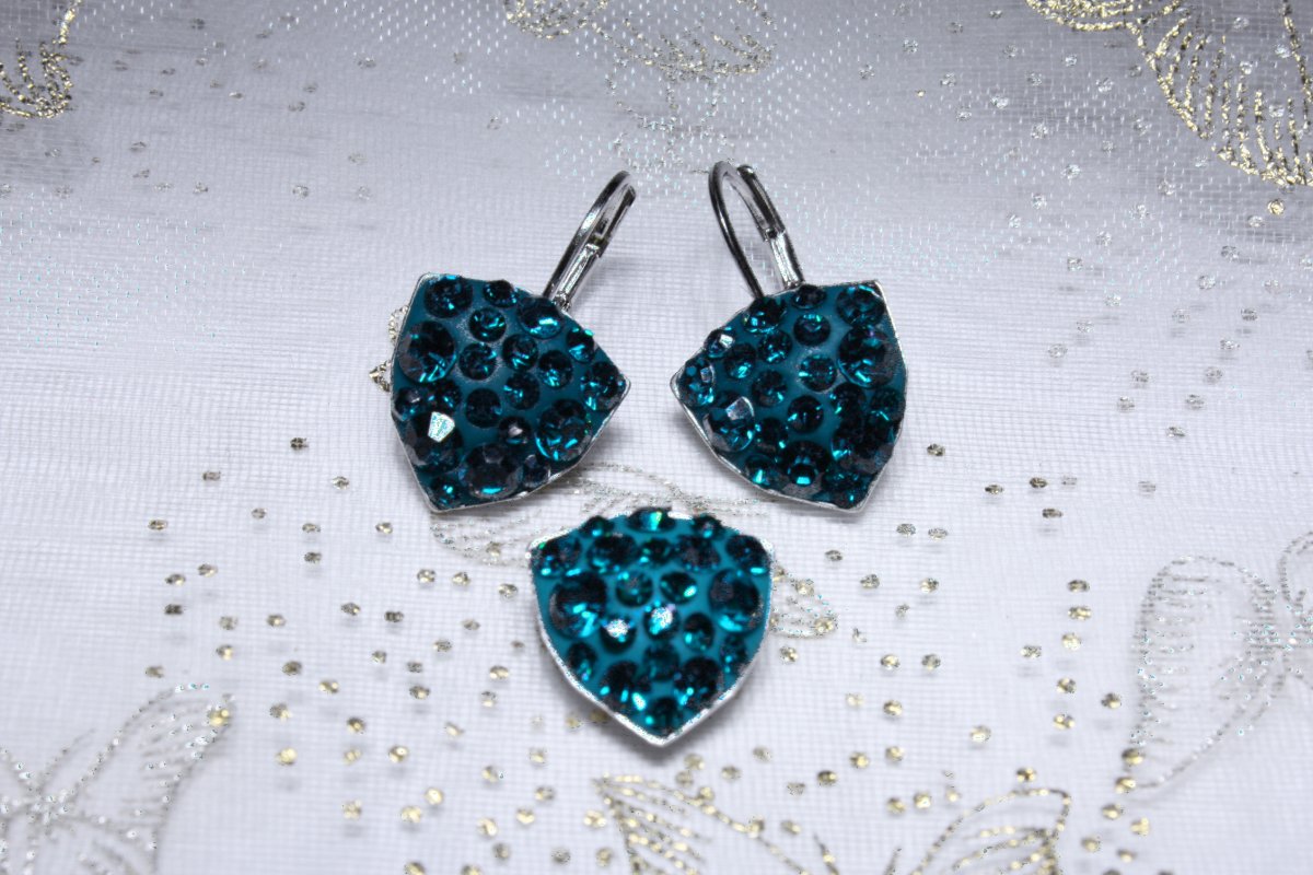 Tyrkysový trojúhelníčkový set