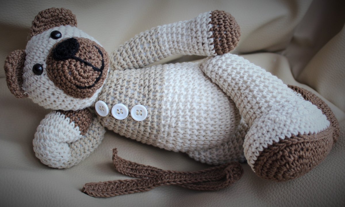 Háčkovaný podzimní medvídek