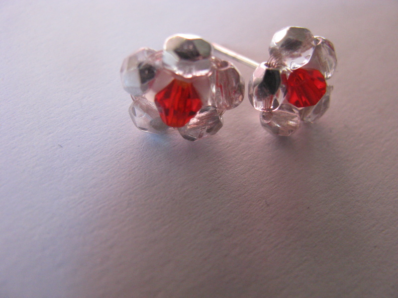 kytička stříbrnočervená