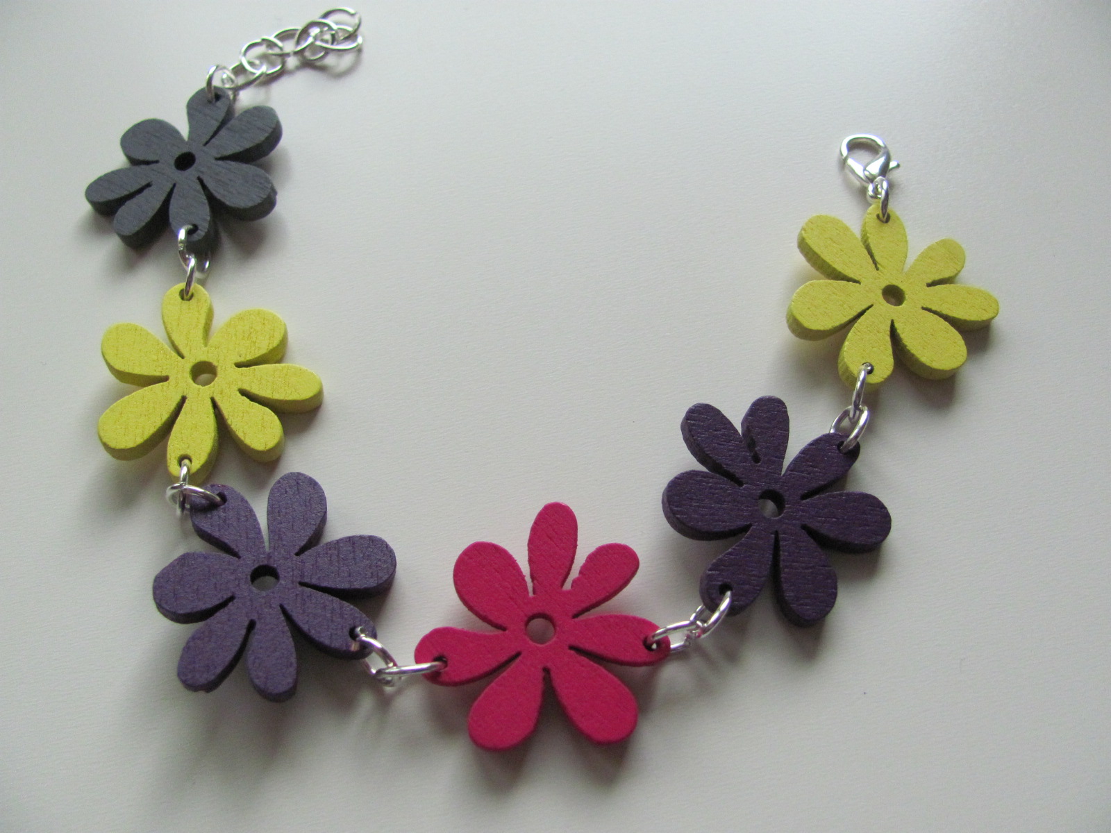 Dřevěná louka na ručce