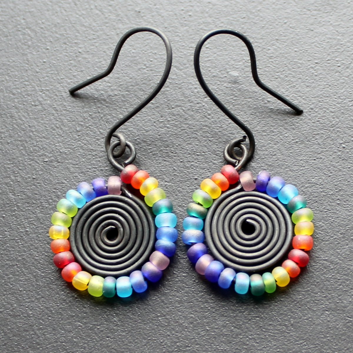 Pestrobarevné matné