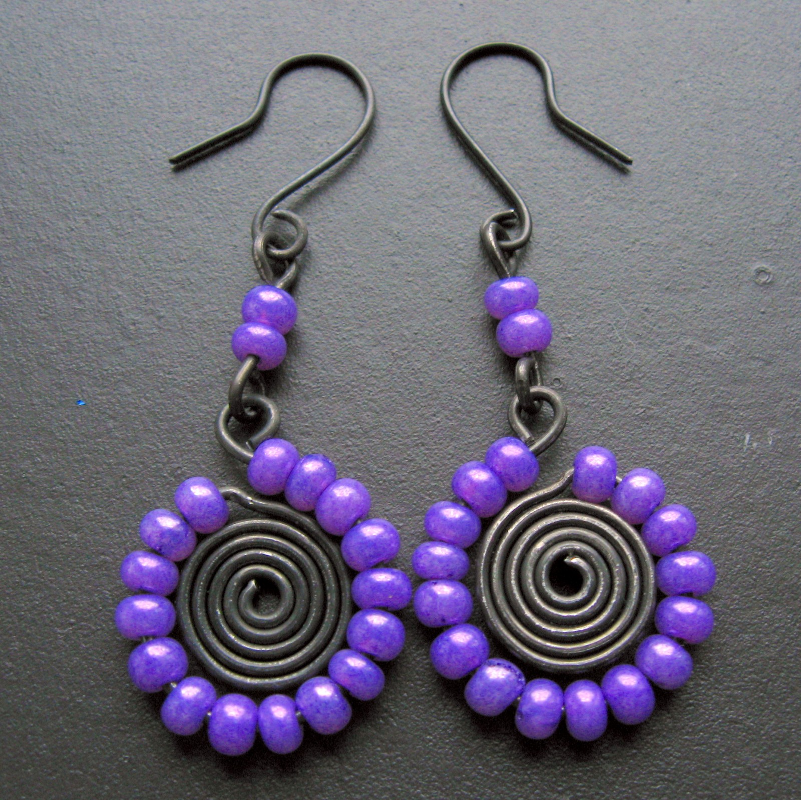  Náušnice fialové kytičky