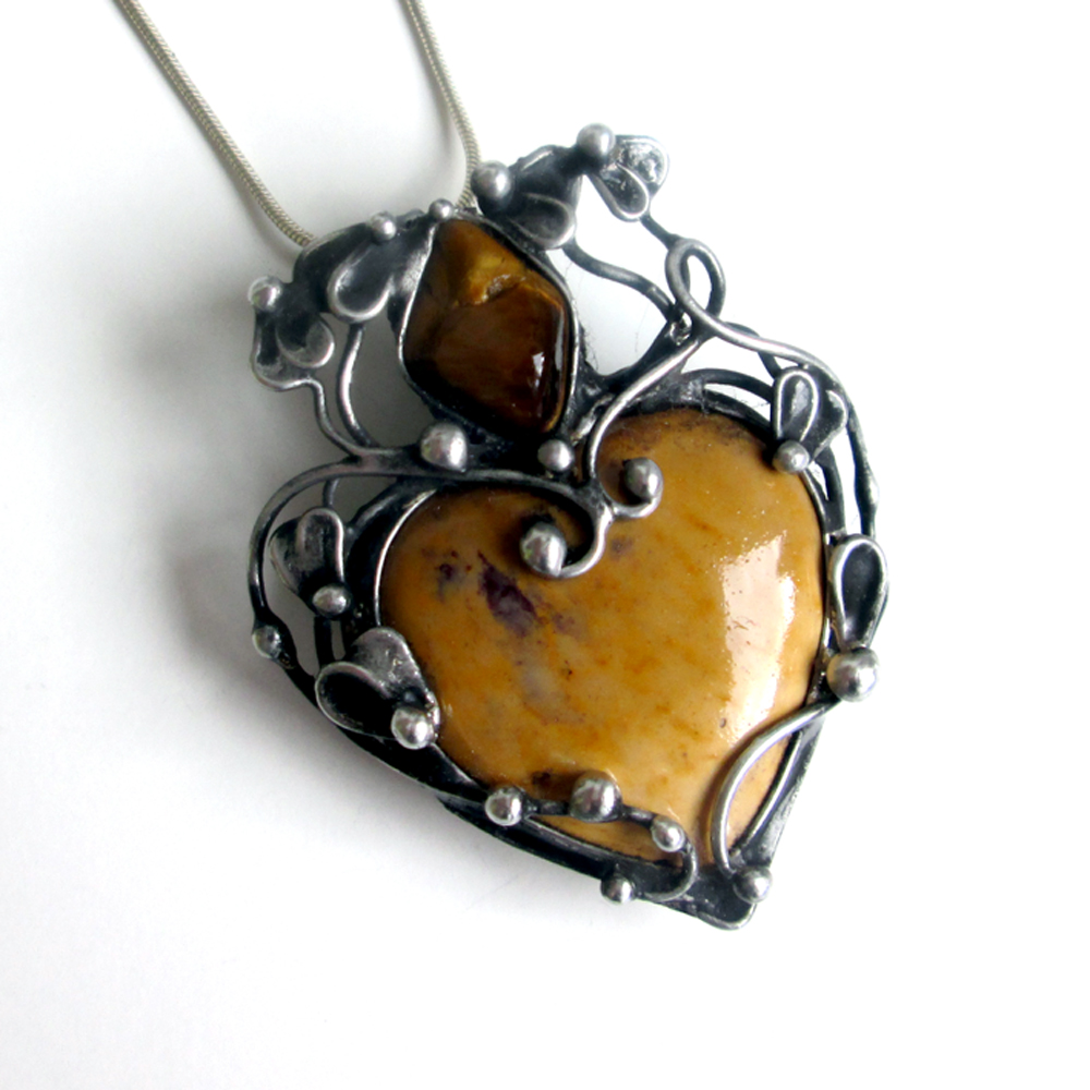 Jaspis s tygřím okem