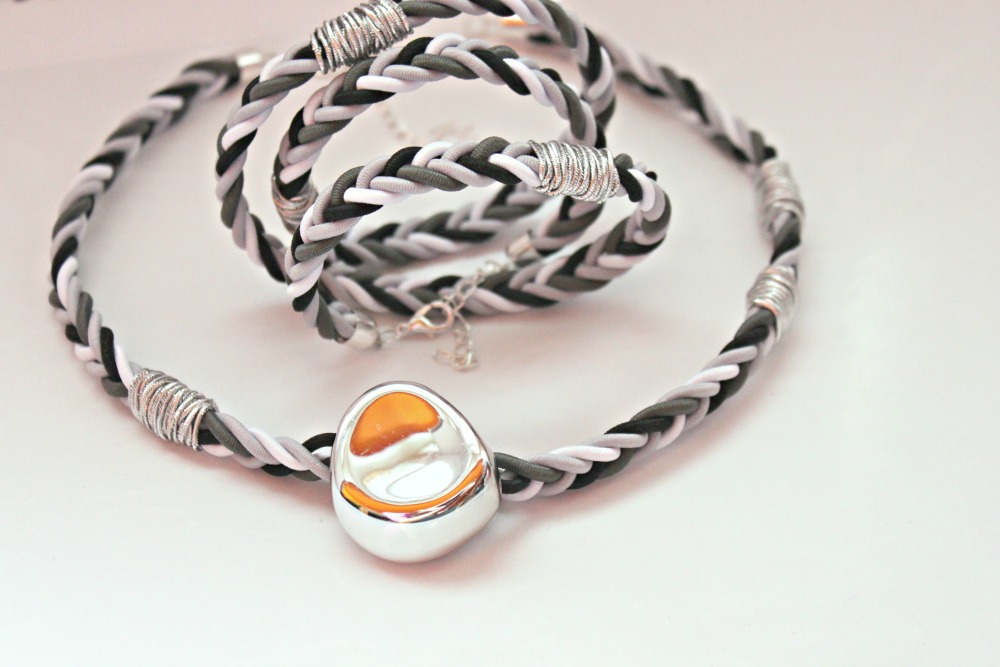 SOUPRAVA: Uzlíkové kouzlení - copánkové stříbro