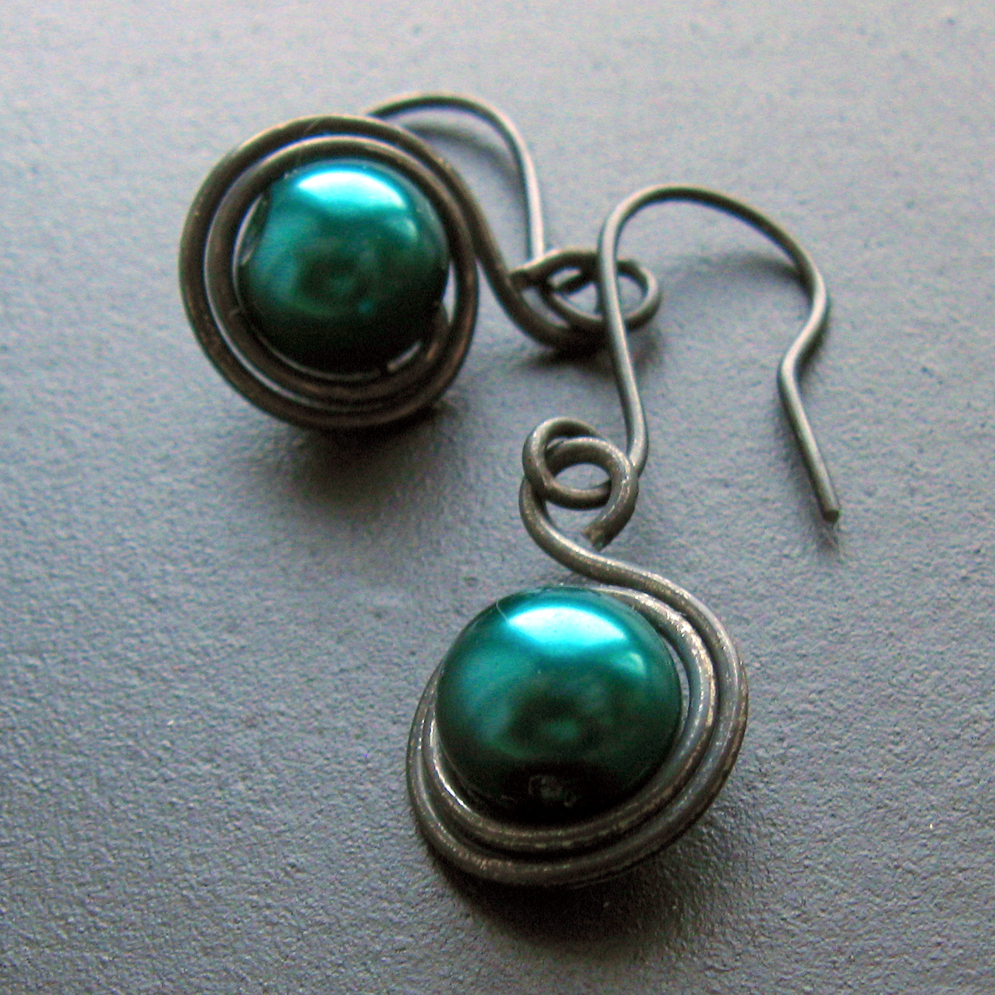 Náušnice v paví zeleni