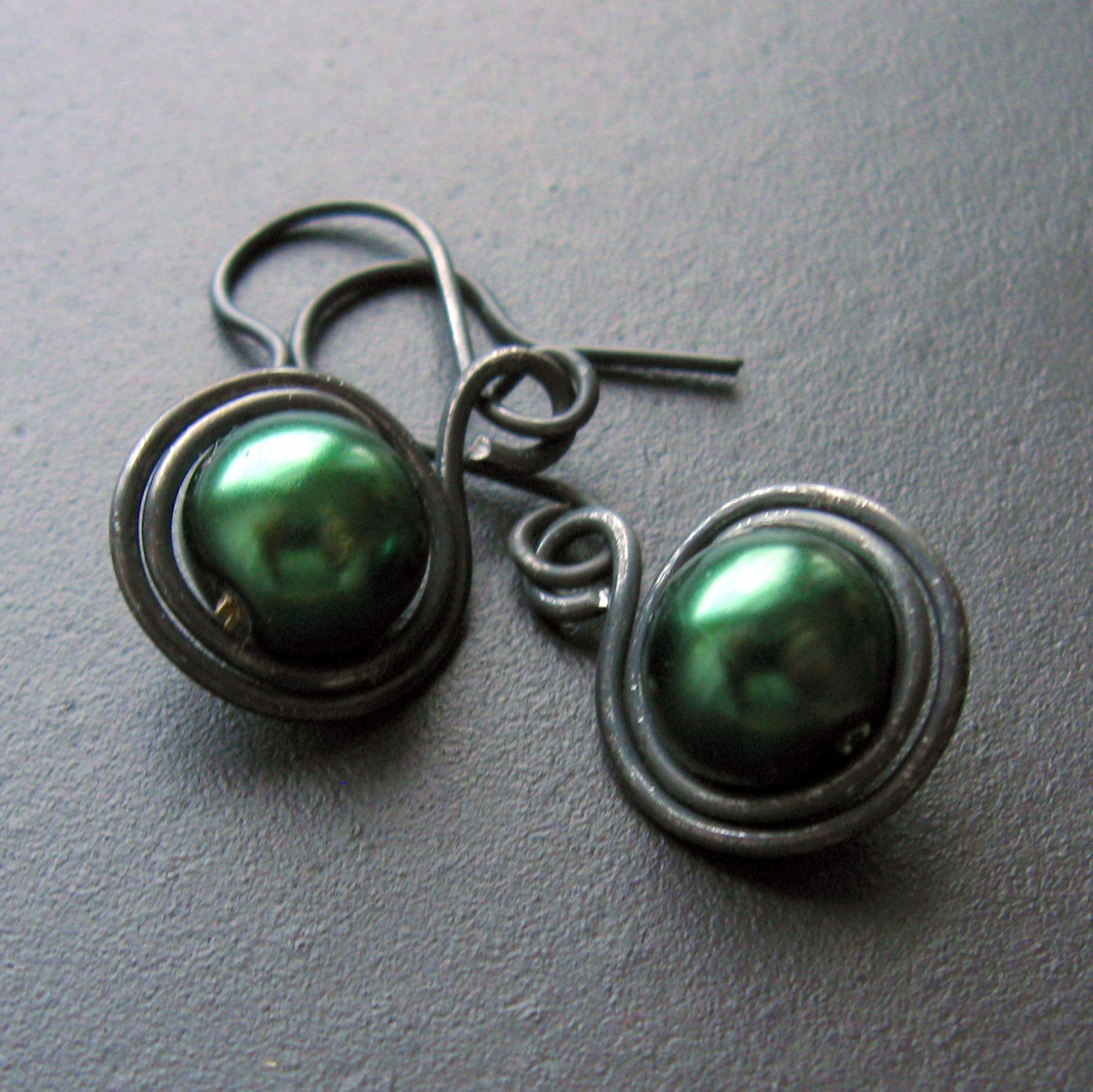 Náušnice mezi jedlovou a olivovou