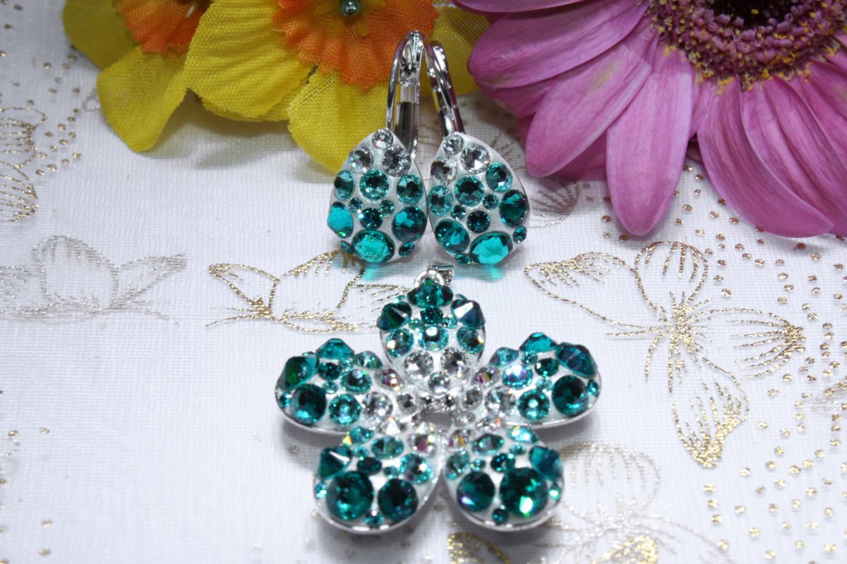 Sada tyrkysová kytička