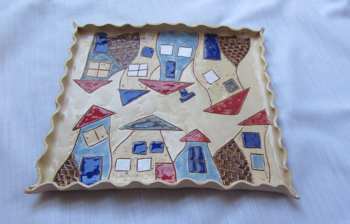 Keramický tác, tácek