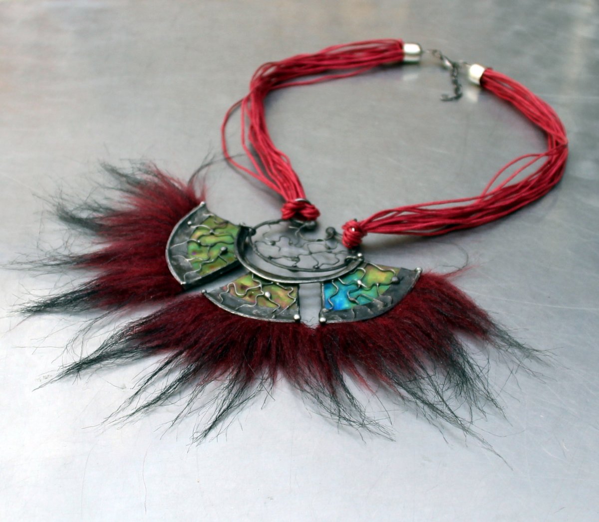 NÁHRDELNÍK FEMME FATAL