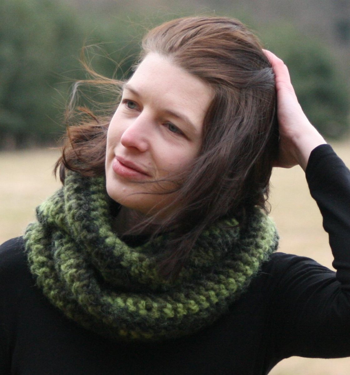 Háčkovaný mohérový nákrčník.