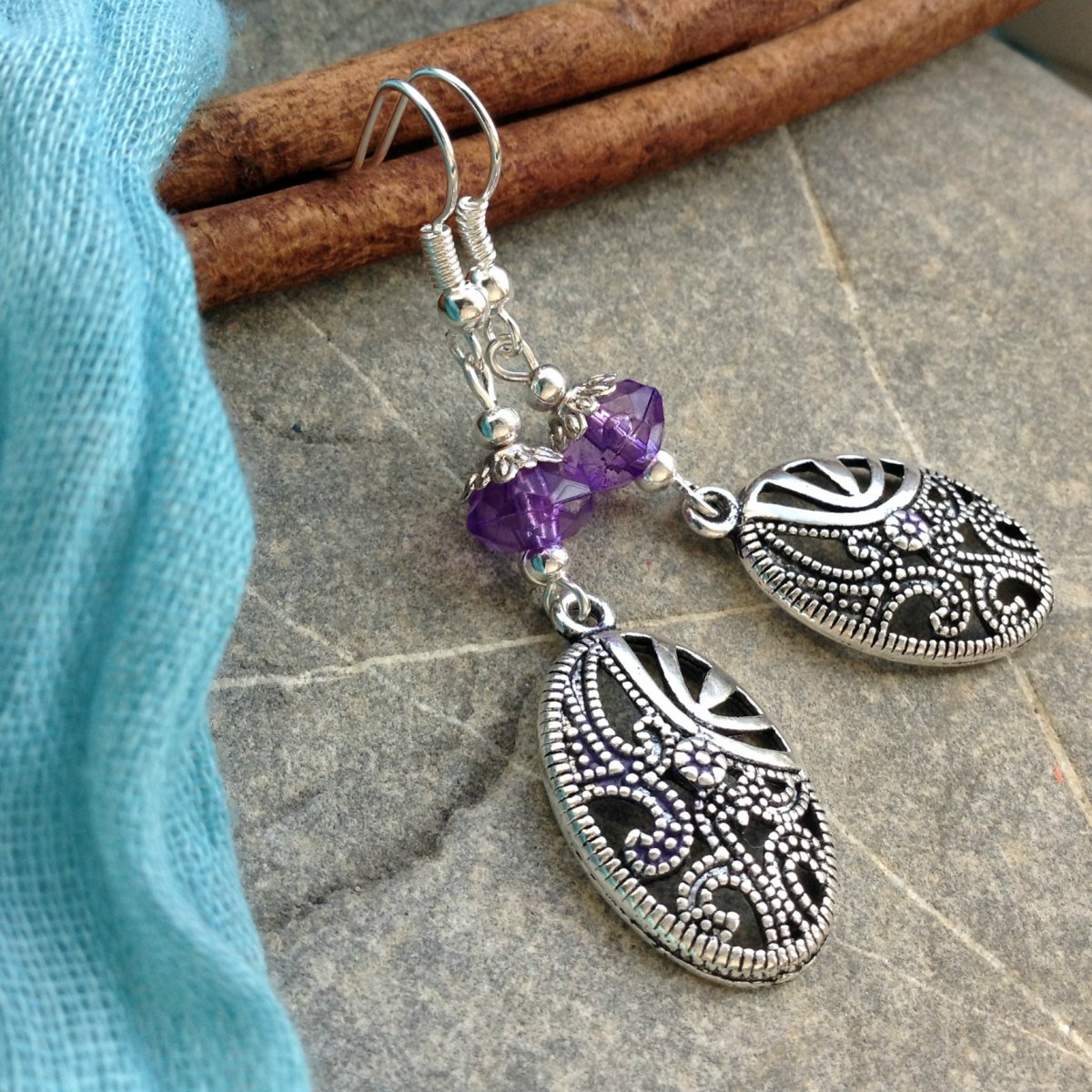 Filigrány s fialovou rondelkou