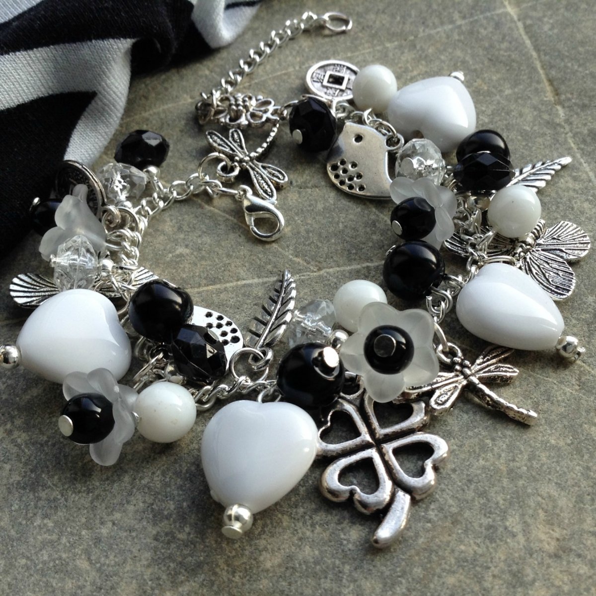 Black & white srdíčkový