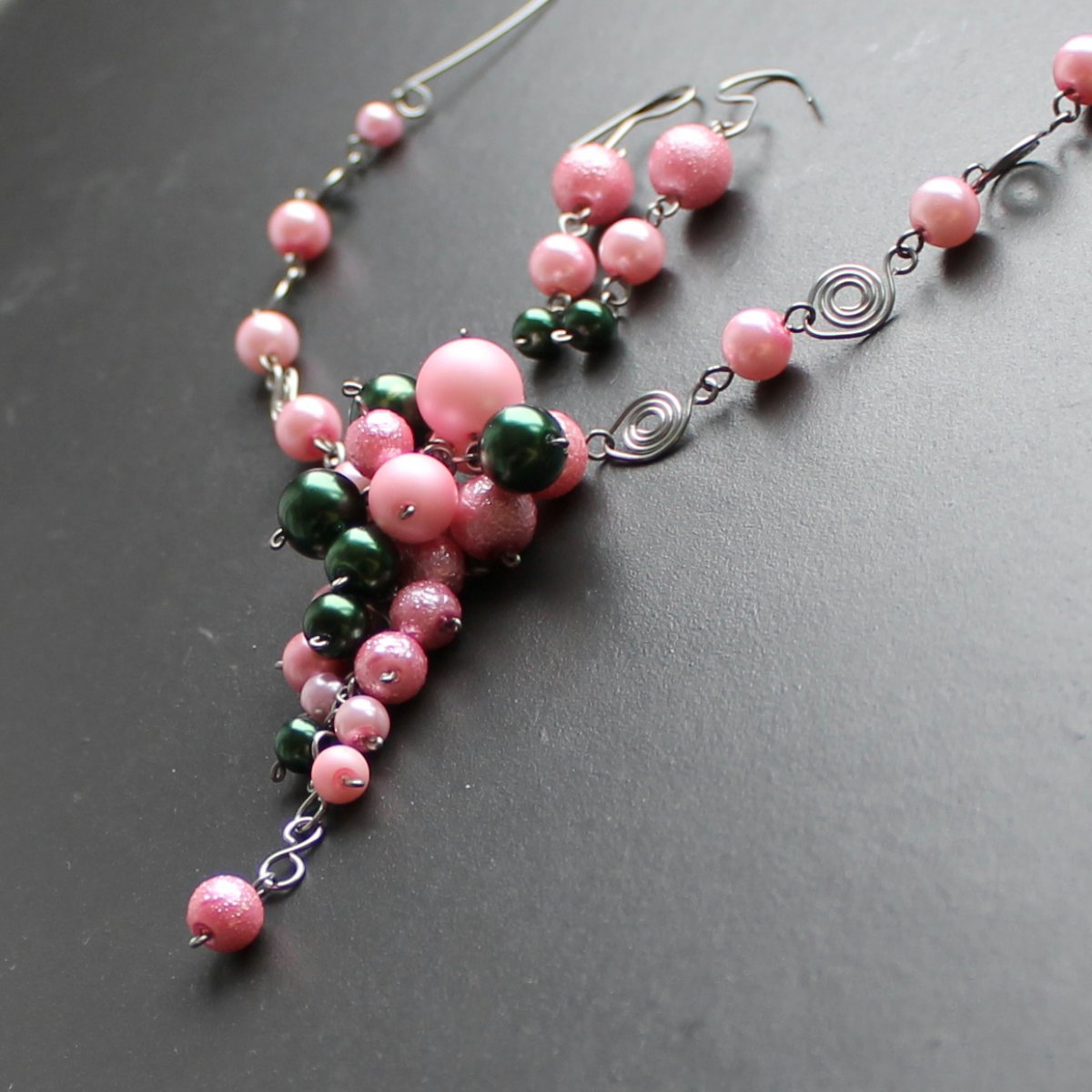 Z růžových pivoněk