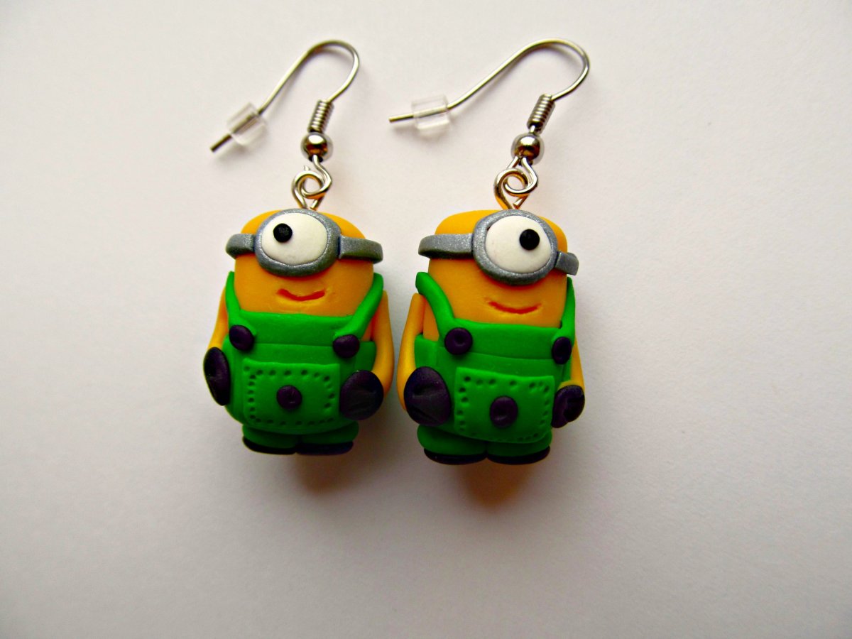 Mimoni v zelených kalhotech